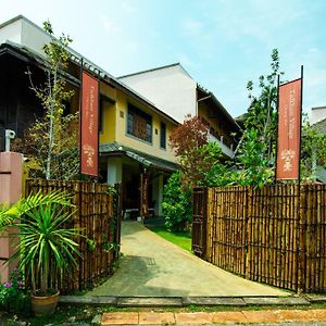 Tadkham Village, Chiang Mai